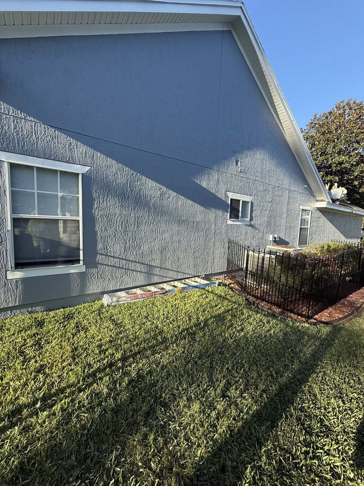 Jacksonville home exterior freshly painted by Strait Edge Painting